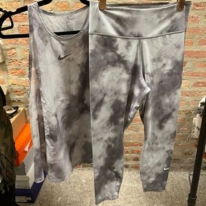 Nike set tank and cropped pants marble